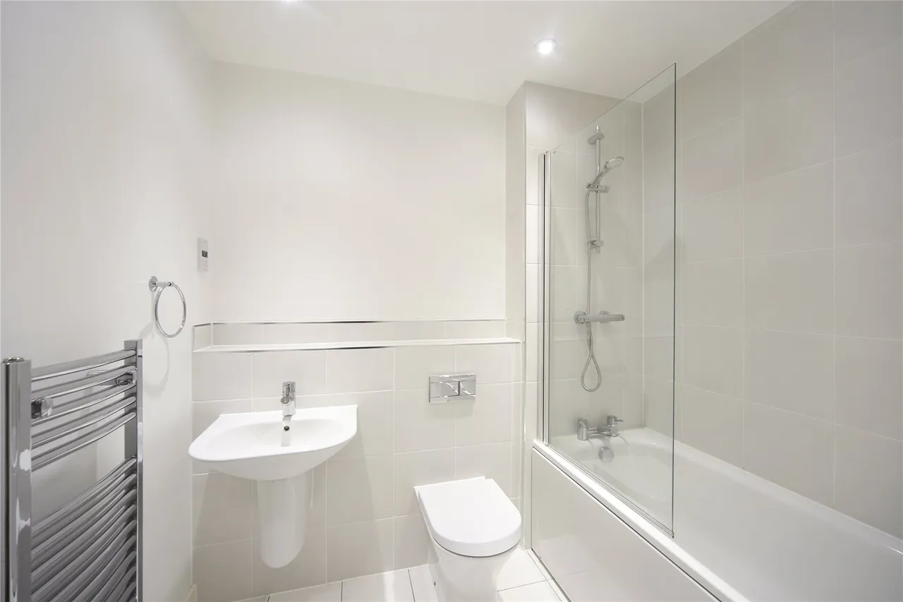 Greenwood Place, Hersham, Walton On Thames, KT12, photo 8