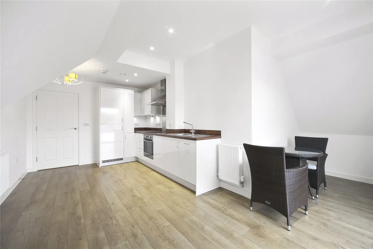 Greenwood Place, Hersham, Walton On Thames, KT12, photo 5
