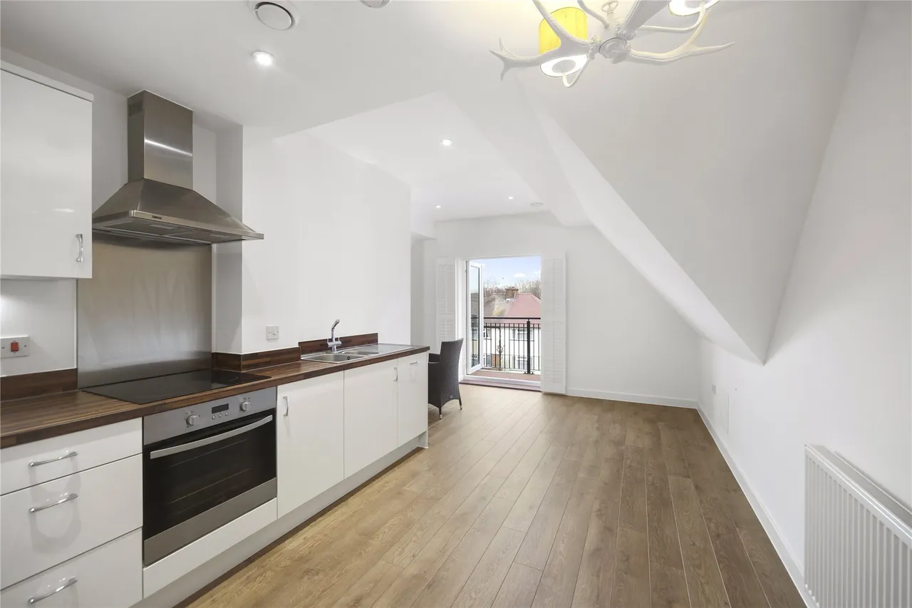 Greenwood Place, Hersham, Walton On Thames, KT12, photo 4