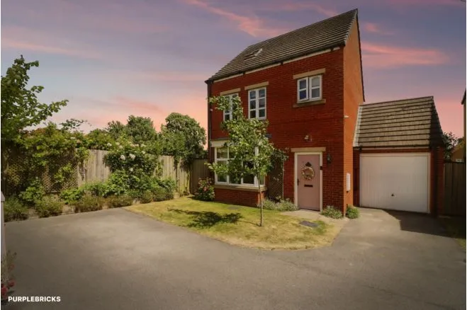 4 bed house for sale — Lambrell Green, Sheffield