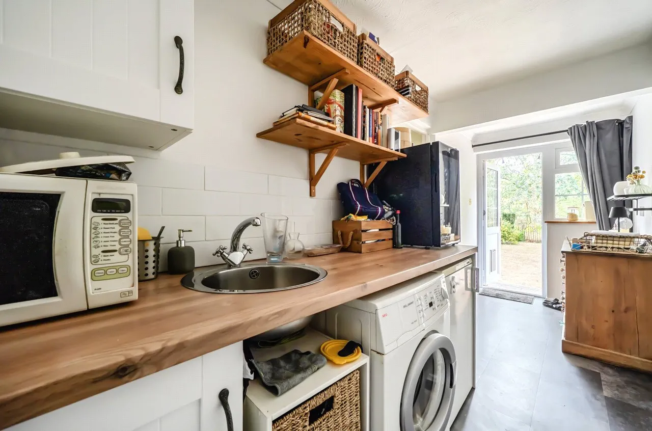 Sun Gardens, Burghfield Common, Reading, Berkshire, RG7 3JB, photo 8