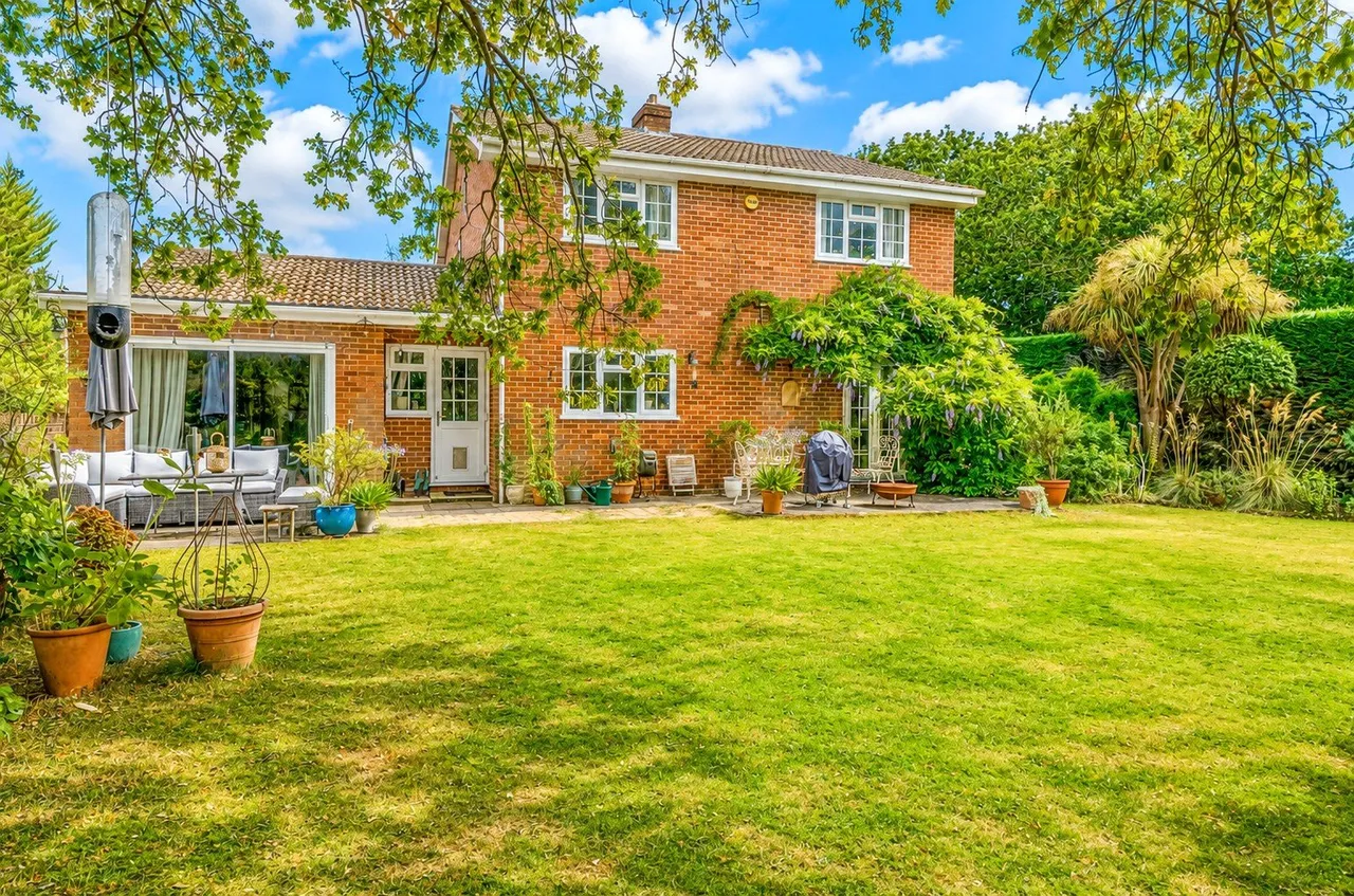 Sun Gardens, Burghfield Common, Reading, Berkshire, RG7 3JB, photo 19