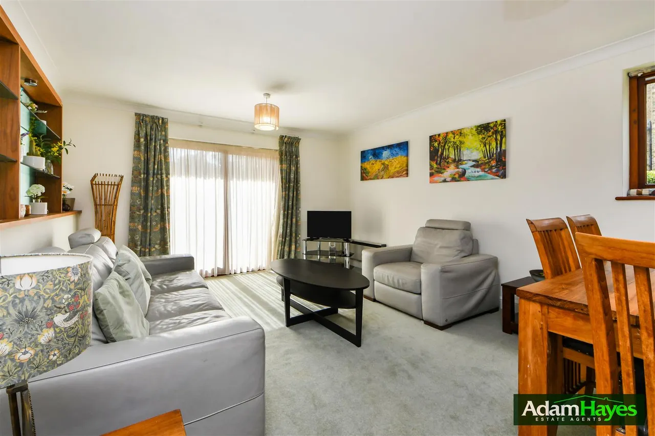 Alexandra Grove, North Finchley, N12, photo 2