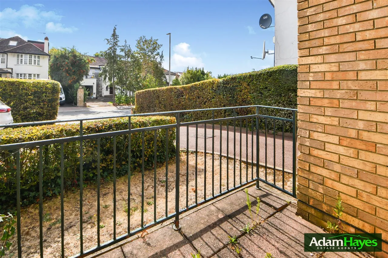 Alexandra Grove, North Finchley, N12, photo 5