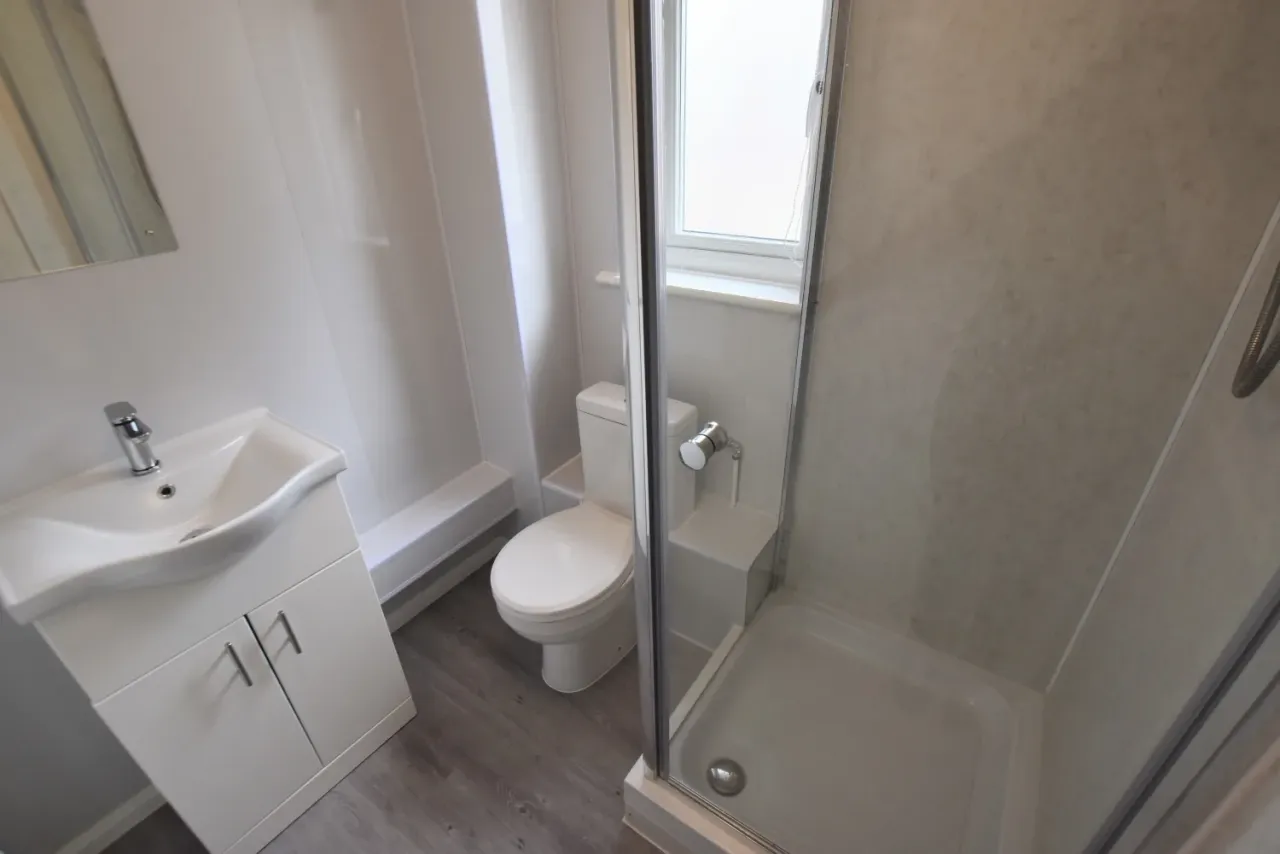 Simonsbath, Furzton, Milton Keynes, Buckinghamshire, MK4 1DR, photo 3