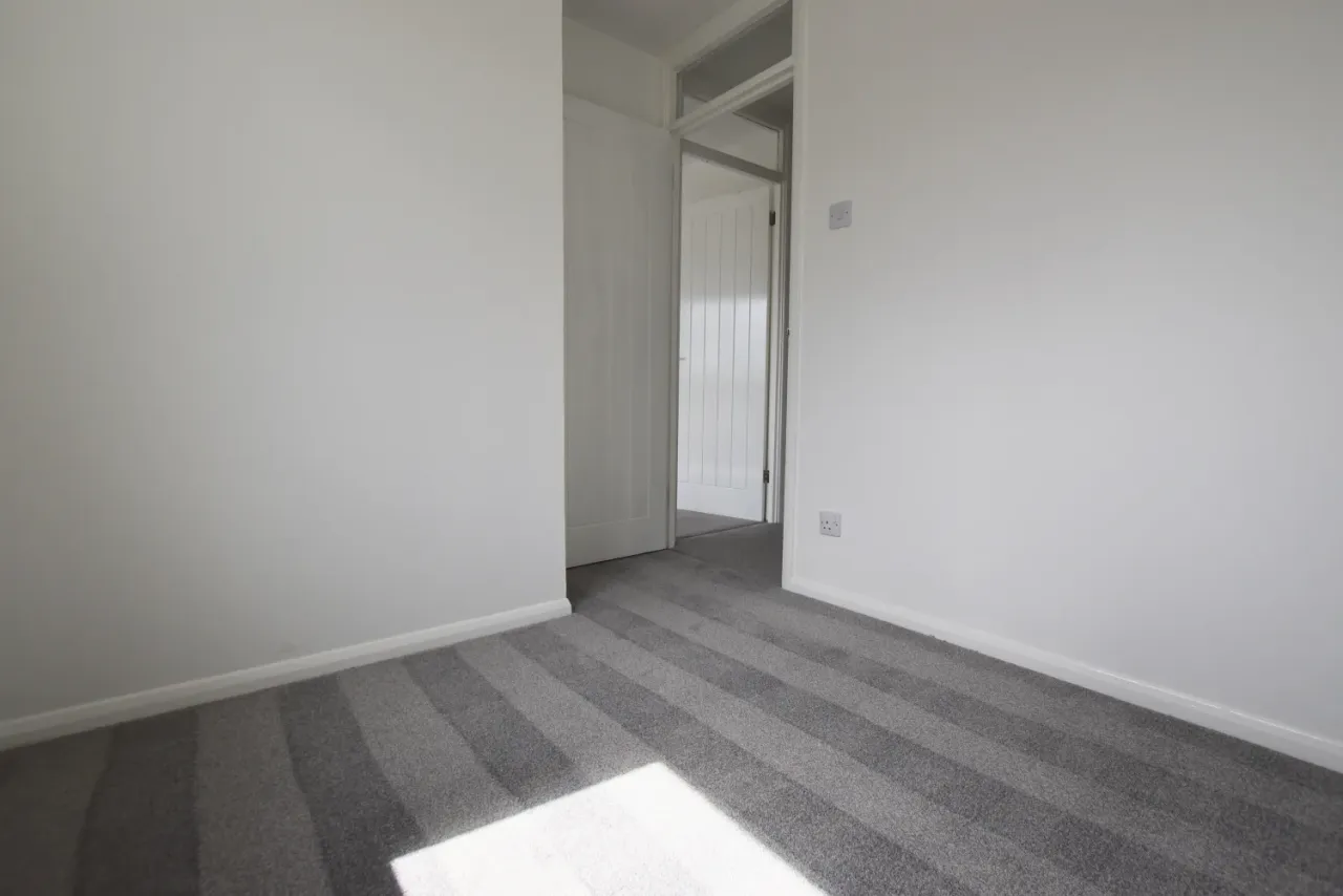 Simonsbath, Furzton, Milton Keynes, Buckinghamshire, MK4 1DR, photo 11