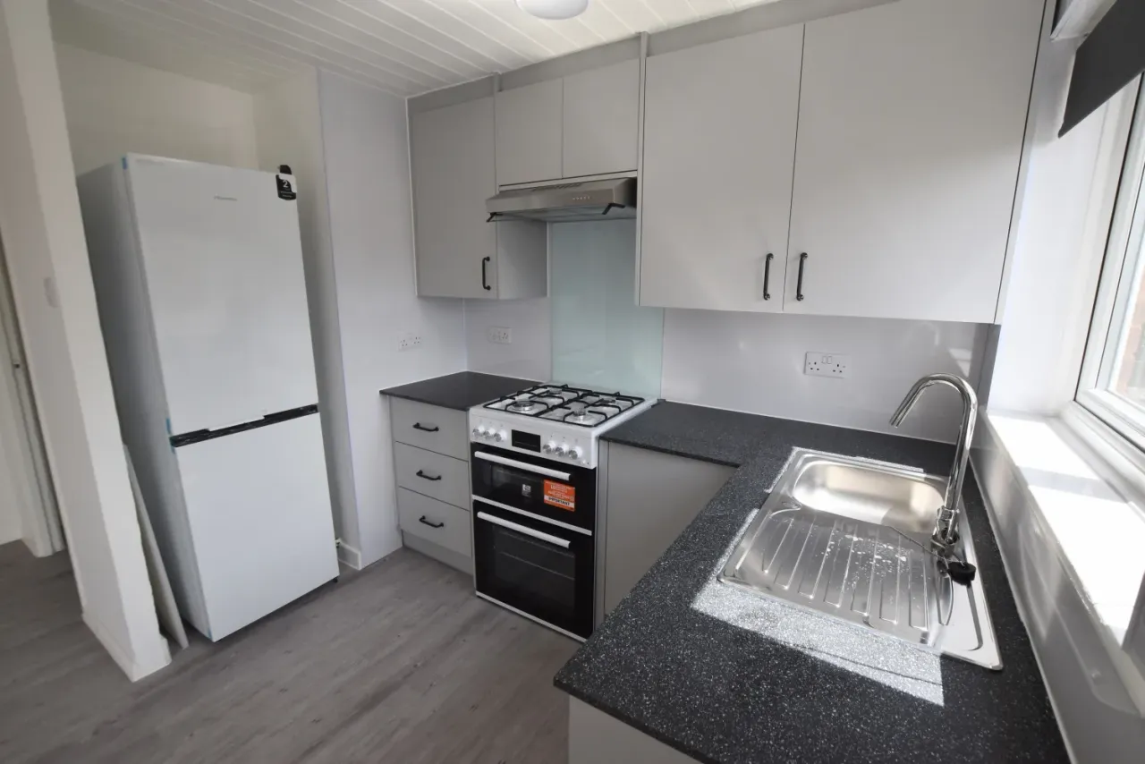 Simonsbath, Furzton, Milton Keynes, Buckinghamshire, MK4 1DR, photo 5