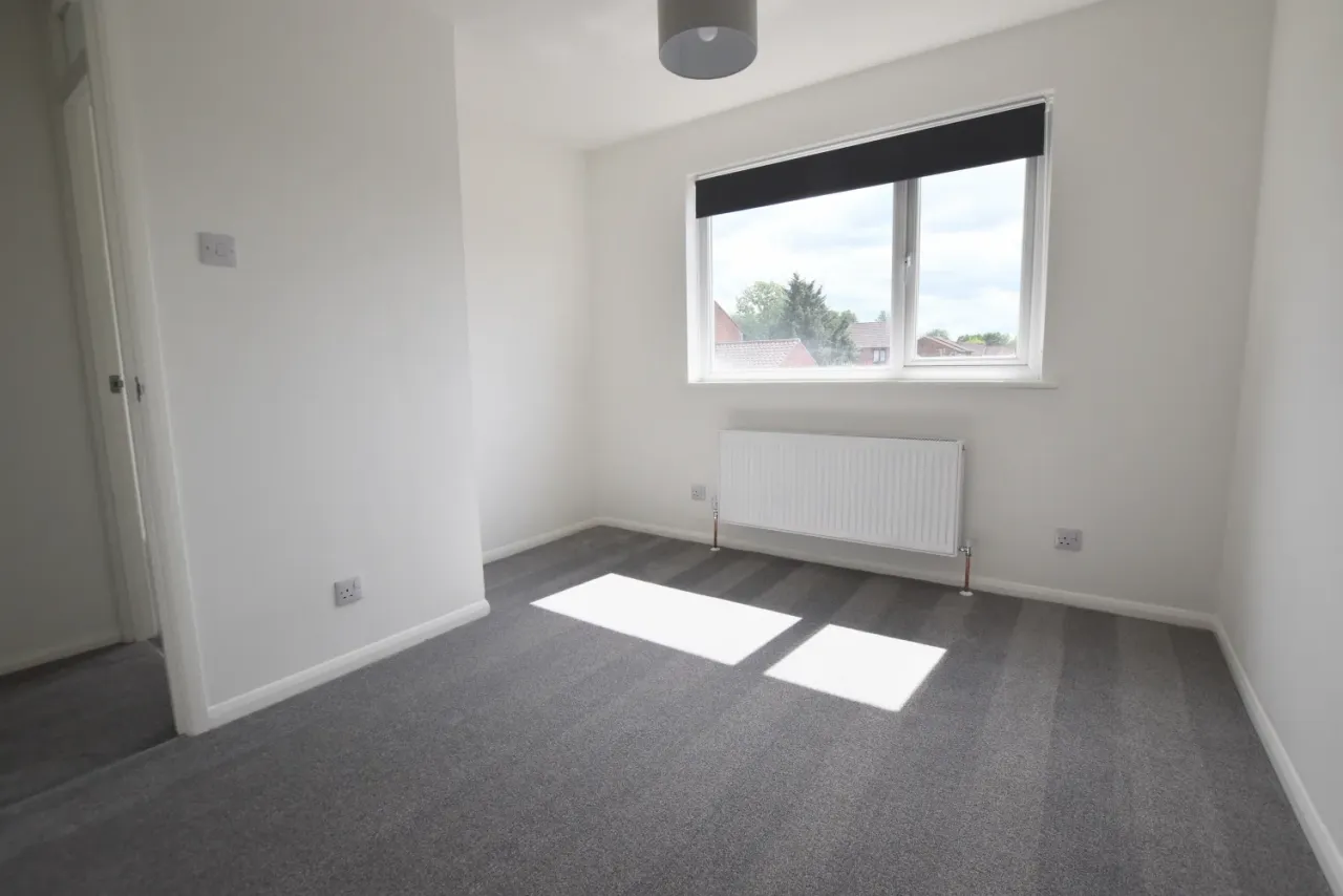 Simonsbath, Furzton, Milton Keynes, Buckinghamshire, MK4 1DR, photo 9