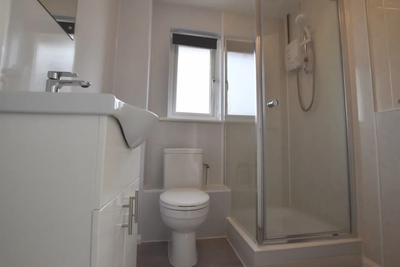 Simonsbath, Furzton, Milton Keynes, Buckinghamshire, MK4 1DR, photo 13