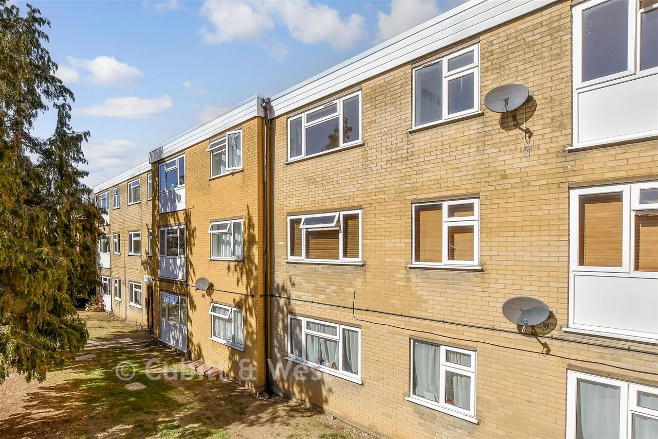 1 bed flat for sale, Ross Road, Wallington, SM6