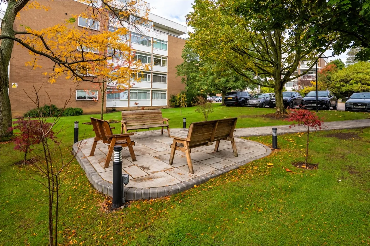 The Bowls, Chigwell, IG7, photo 17