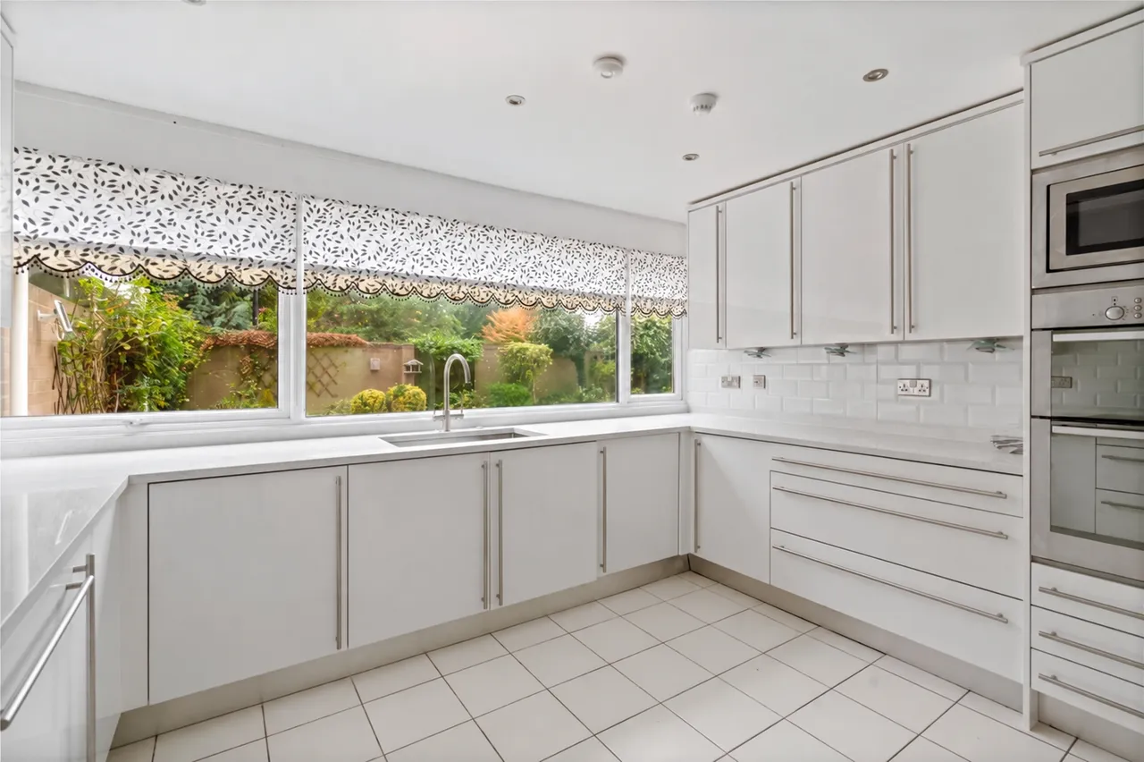 The Bowls, Chigwell, IG7, photo 6