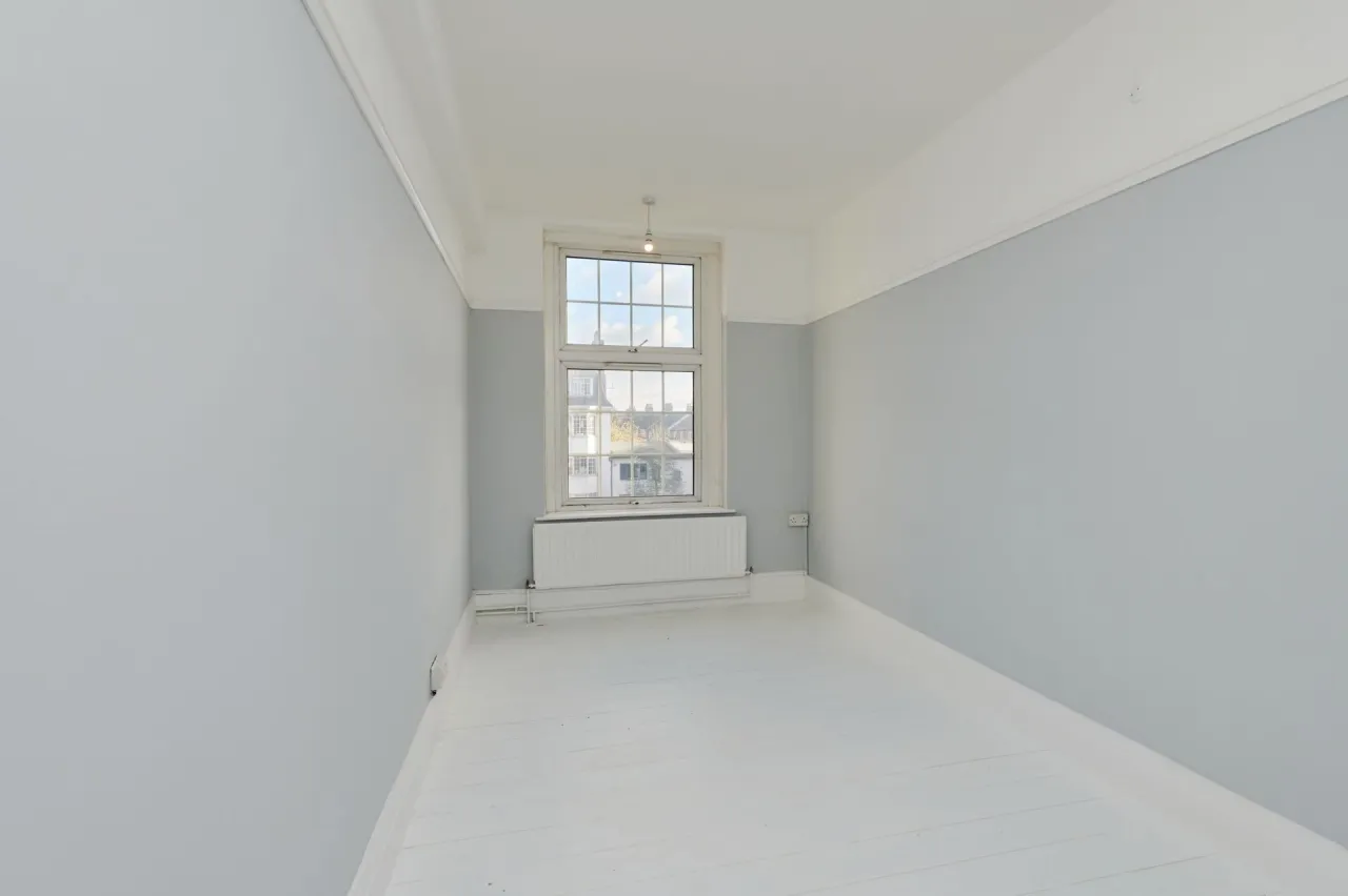 Streatham High Road, Streatham Hill, SW2 4RH, photo 21