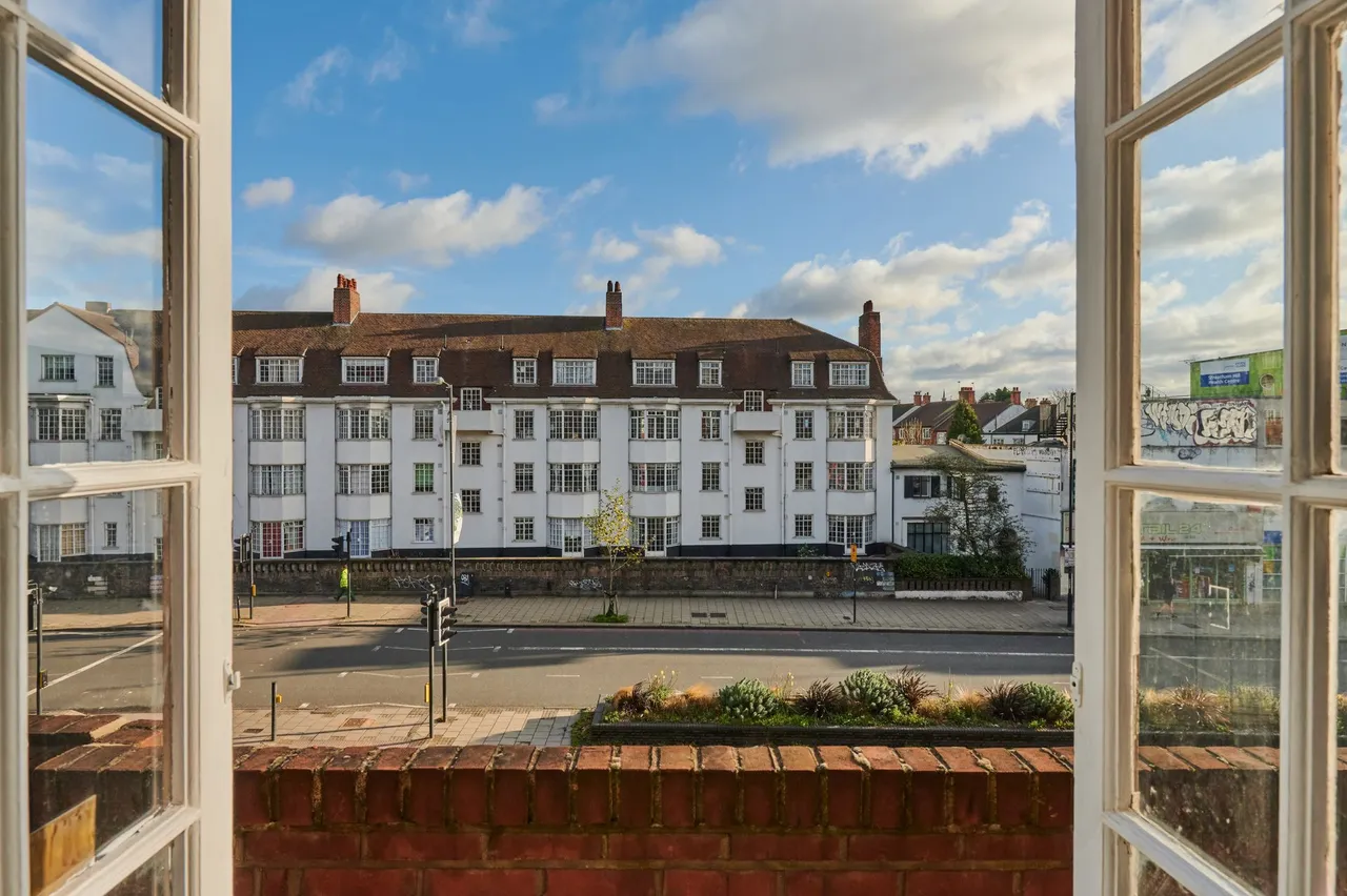 Streatham High Road, Streatham Hill, SW2 4RH, photo 10