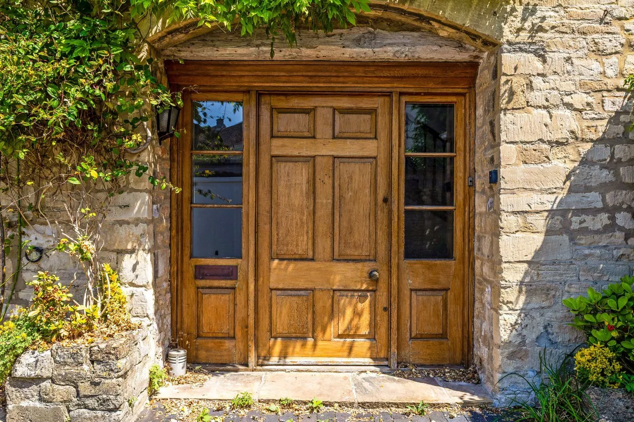 Coxwell Street, Cirencester, Gloucestershire, GL7 2BH, photo 7