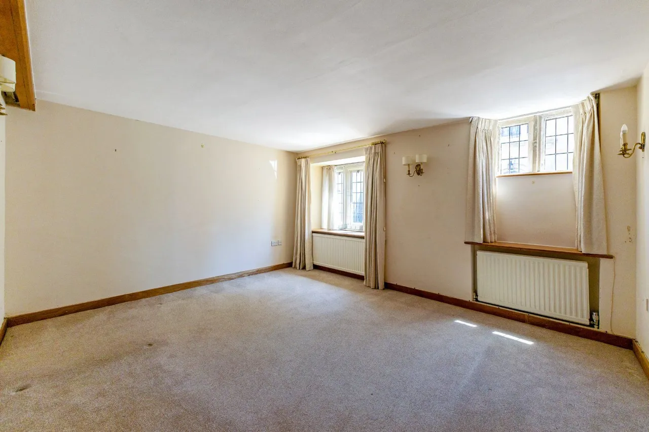Coxwell Street, Cirencester, Gloucestershire, GL7 2BH, photo 11