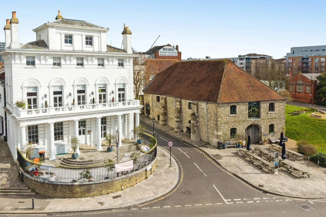 Back Of The Walls, Southampton, photo 9