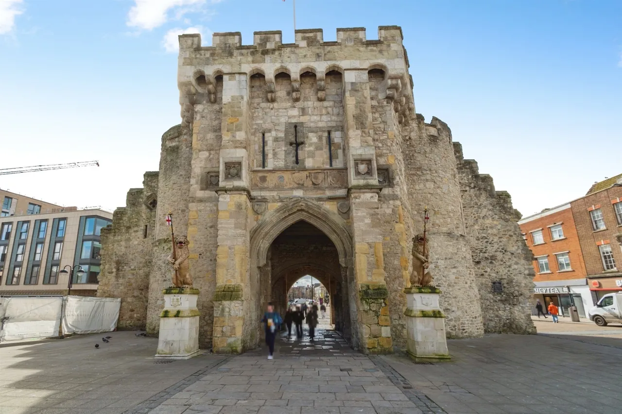 Back Of The Walls, Southampton, photo 10
