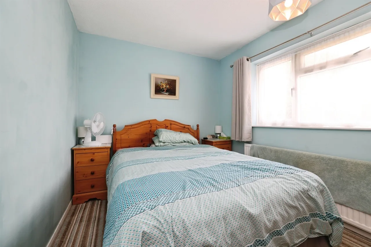 St. Matthews Close, Rowde, SN10, photo 13