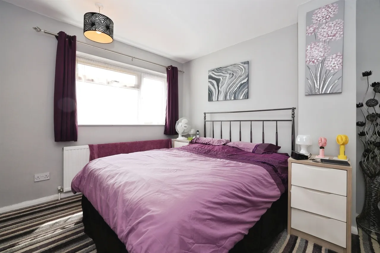 St. Matthews Close, Rowde, SN10, photo 12