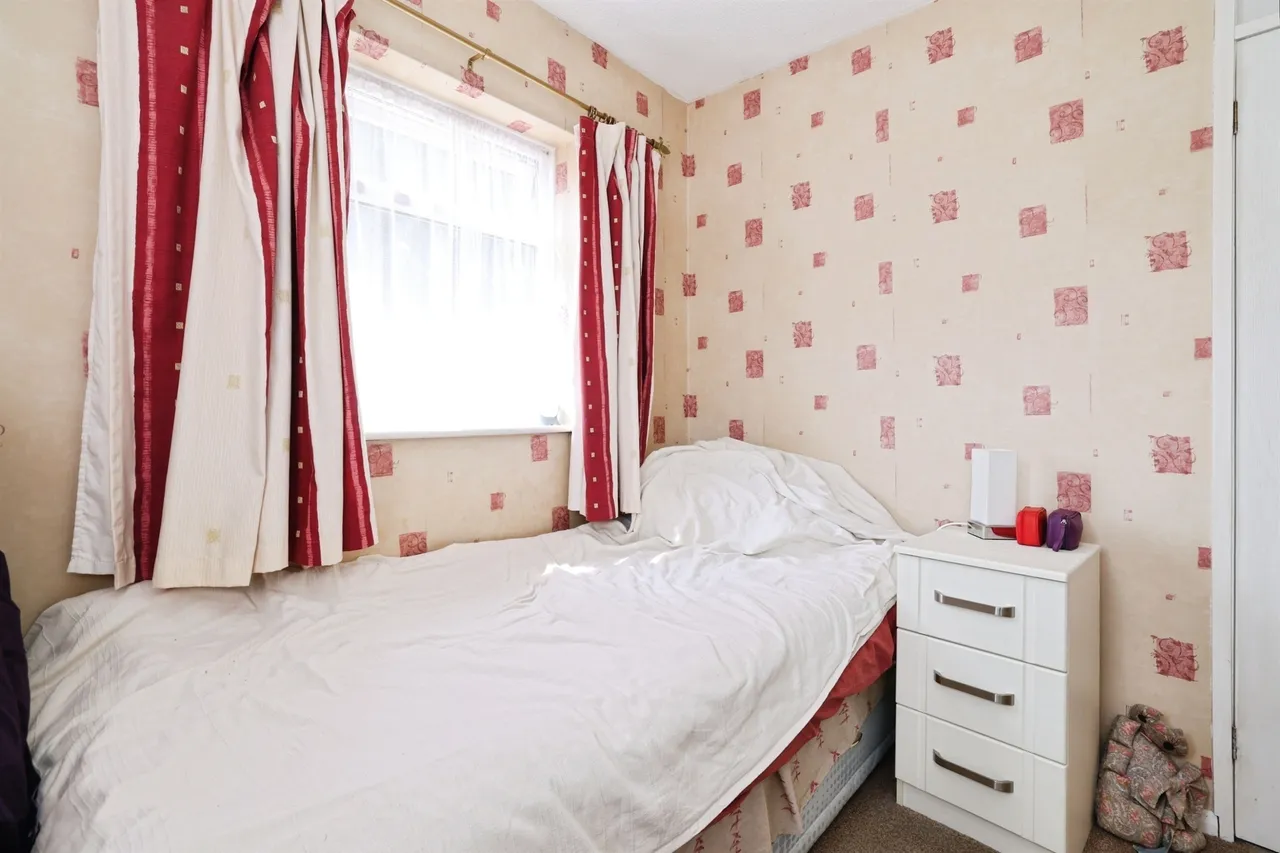 St. Matthews Close, Rowde, SN10, photo 14