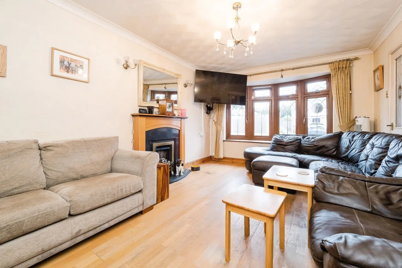 Rochford Close, Hornchurch, RM12, photo 3