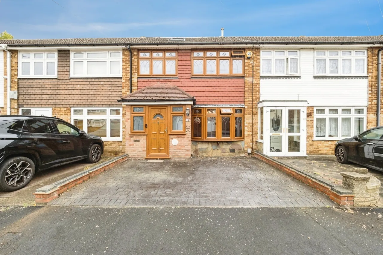 4 bed house for sale, Rochford Close, Hornchurch, RM12