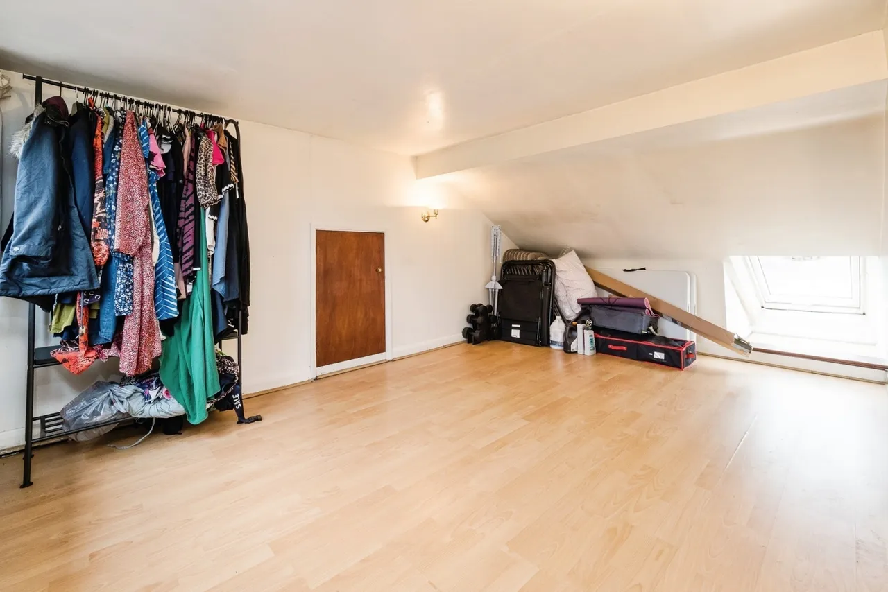Rochford Close, Hornchurch, RM12, photo 17