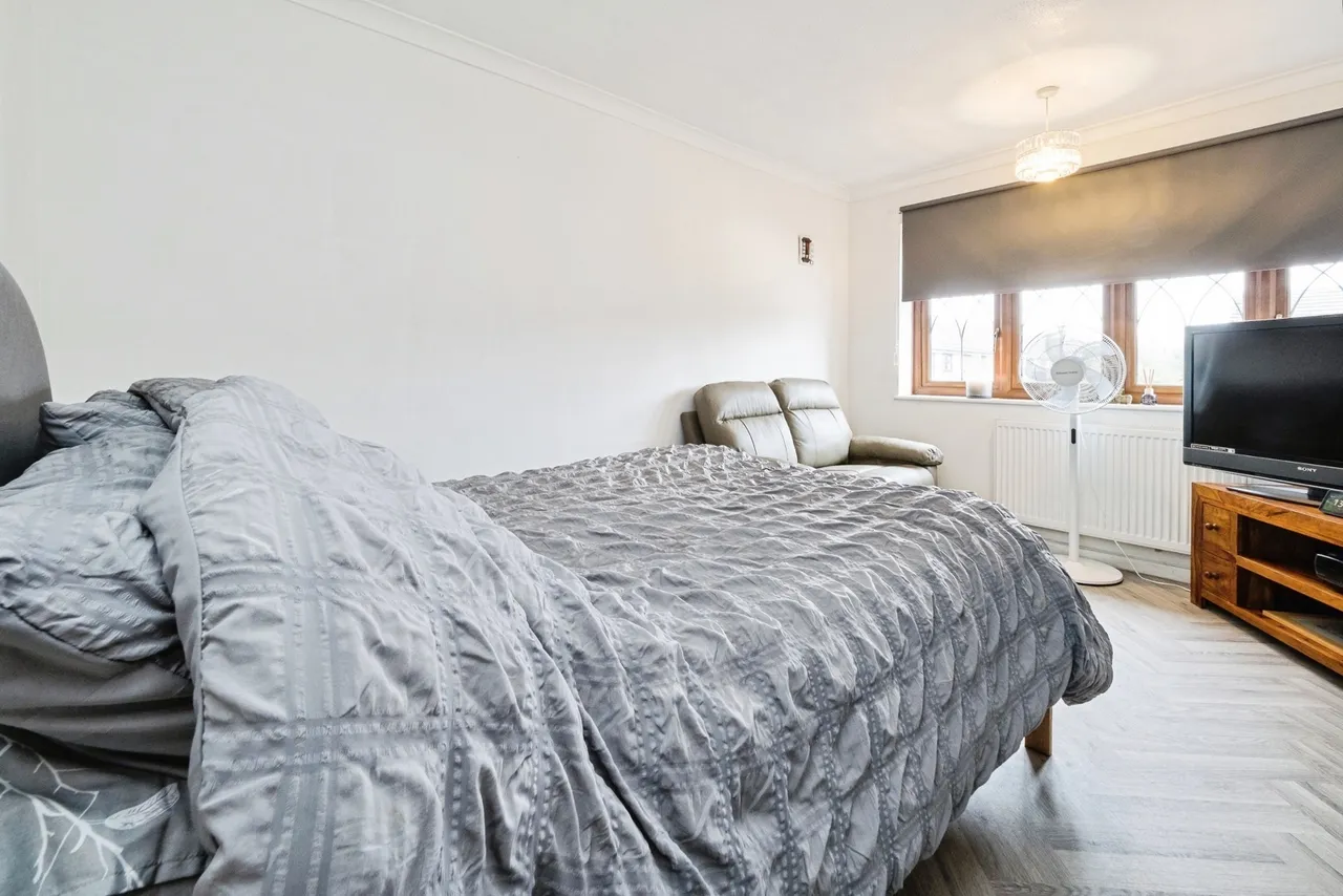 Rochford Close, Hornchurch, RM12, photo 14