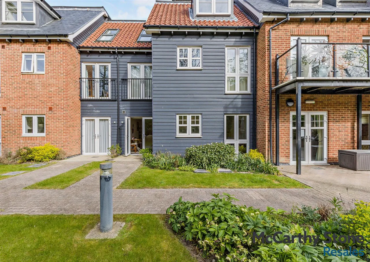 1 bed flat for sale, South Street, Sheringham, NR26