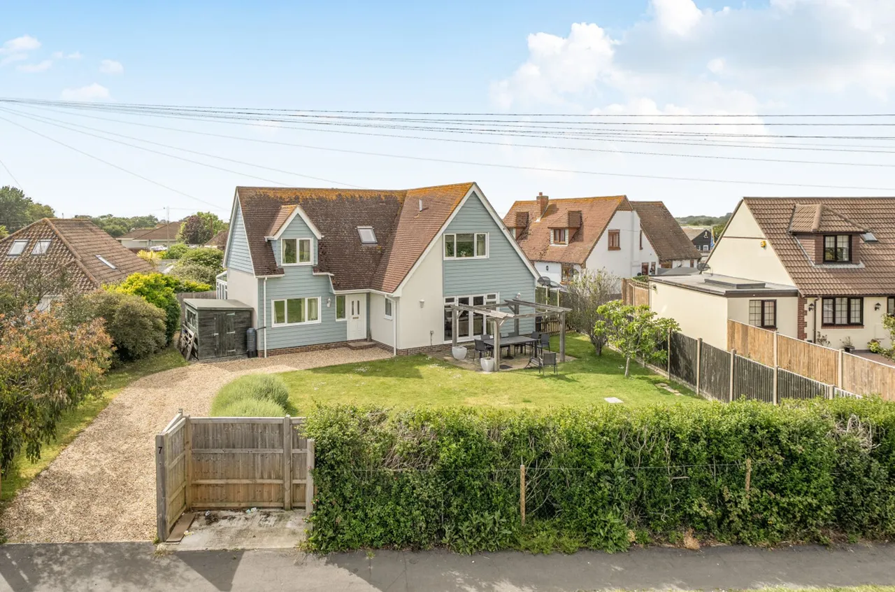 Russell Road, West Wittering, PO20, photo 32
