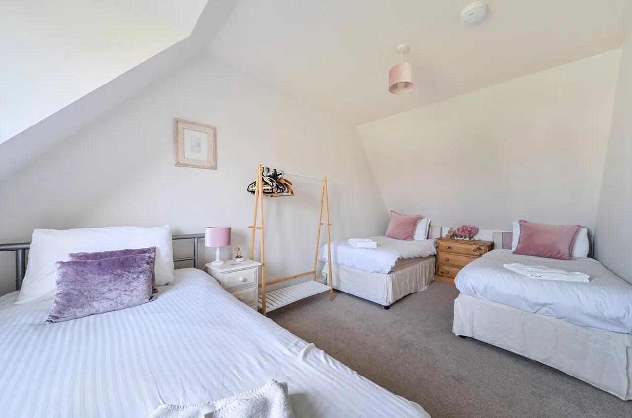 Russell Road, West Wittering, PO20, photo 12