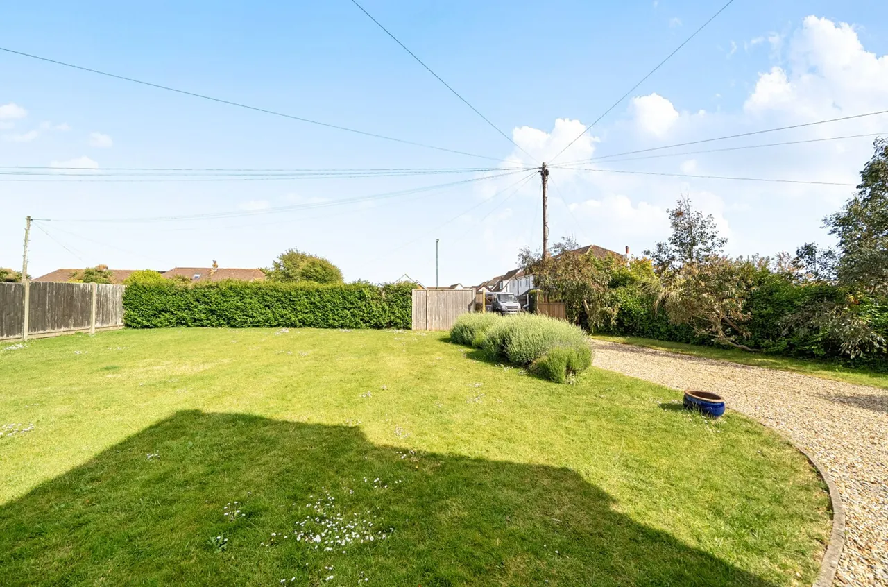 Russell Road, West Wittering, PO20, photo 28