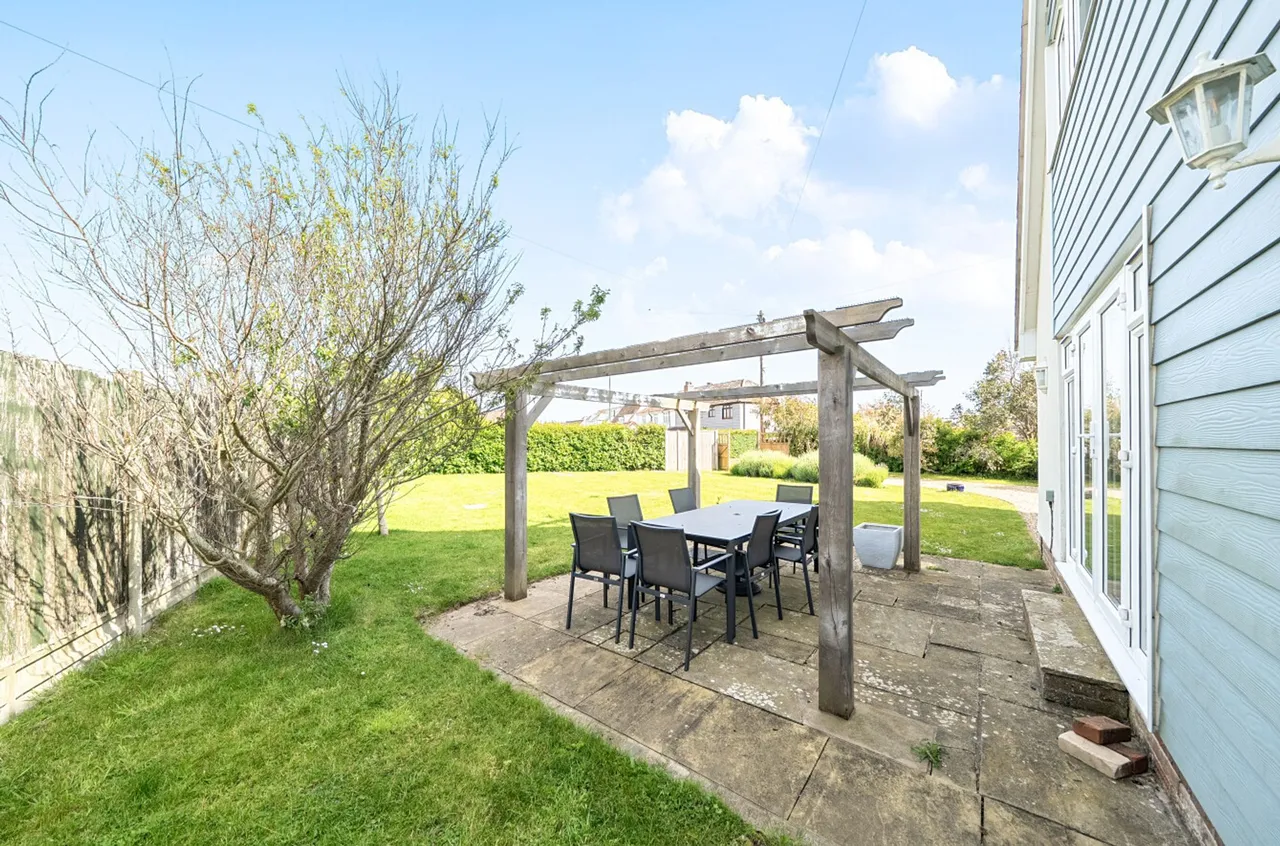 Russell Road, West Wittering, PO20, photo 29