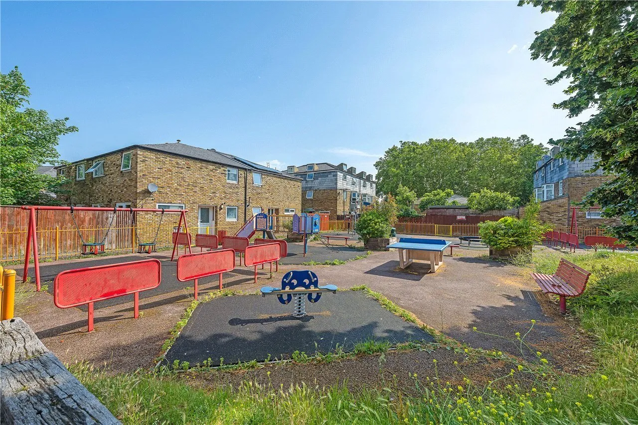 Lairdale Close, London, SE21, photo 12