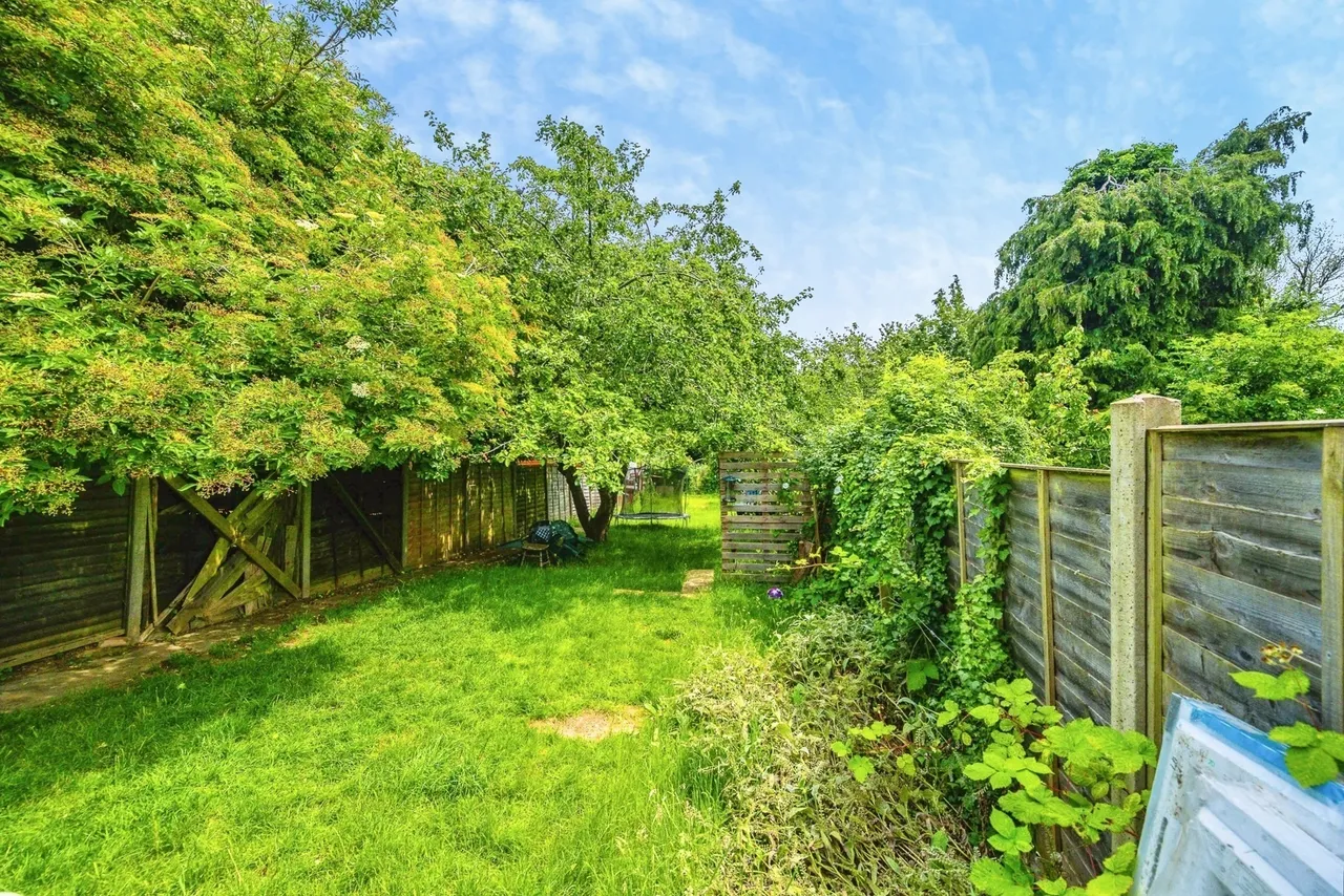 Bramingham Road, Luton, Bedfordshire, LU3, photo 10