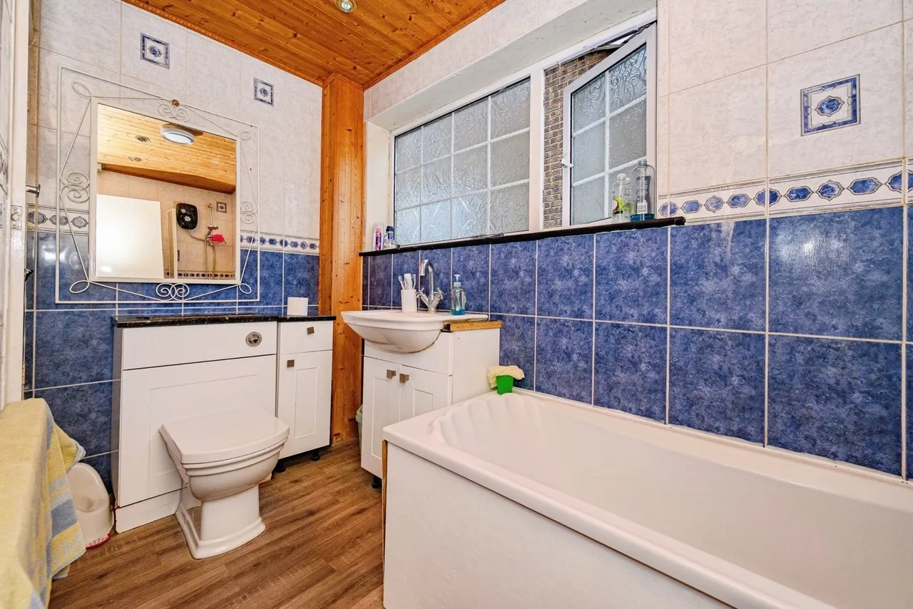 Bramingham Road, Luton, Bedfordshire, LU3, photo 5