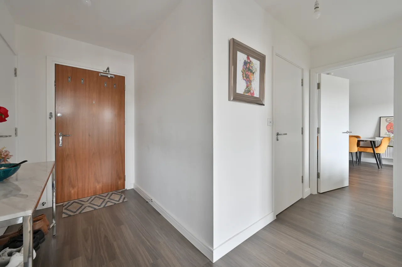 South Oxhey, WD19, photo 14