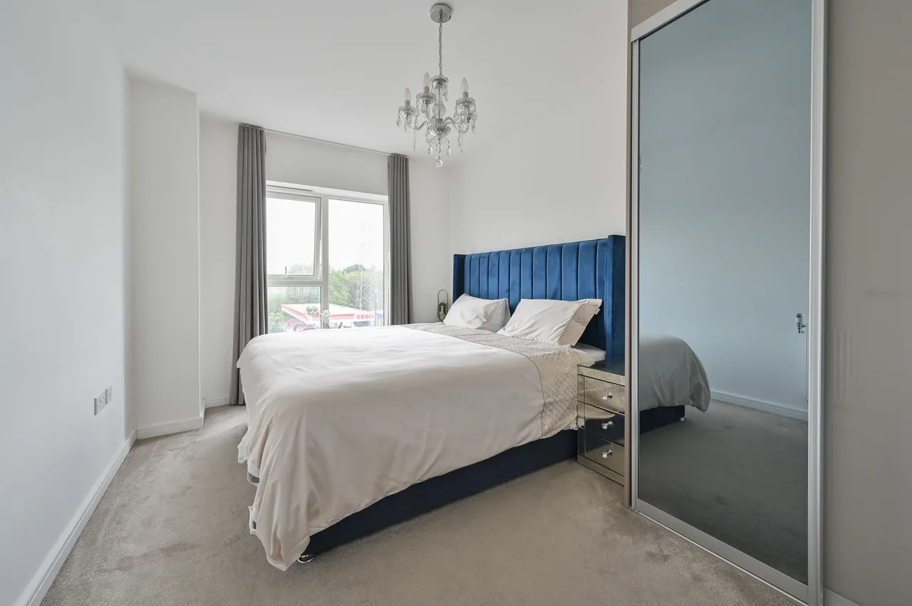 South Oxhey, WD19, photo 7