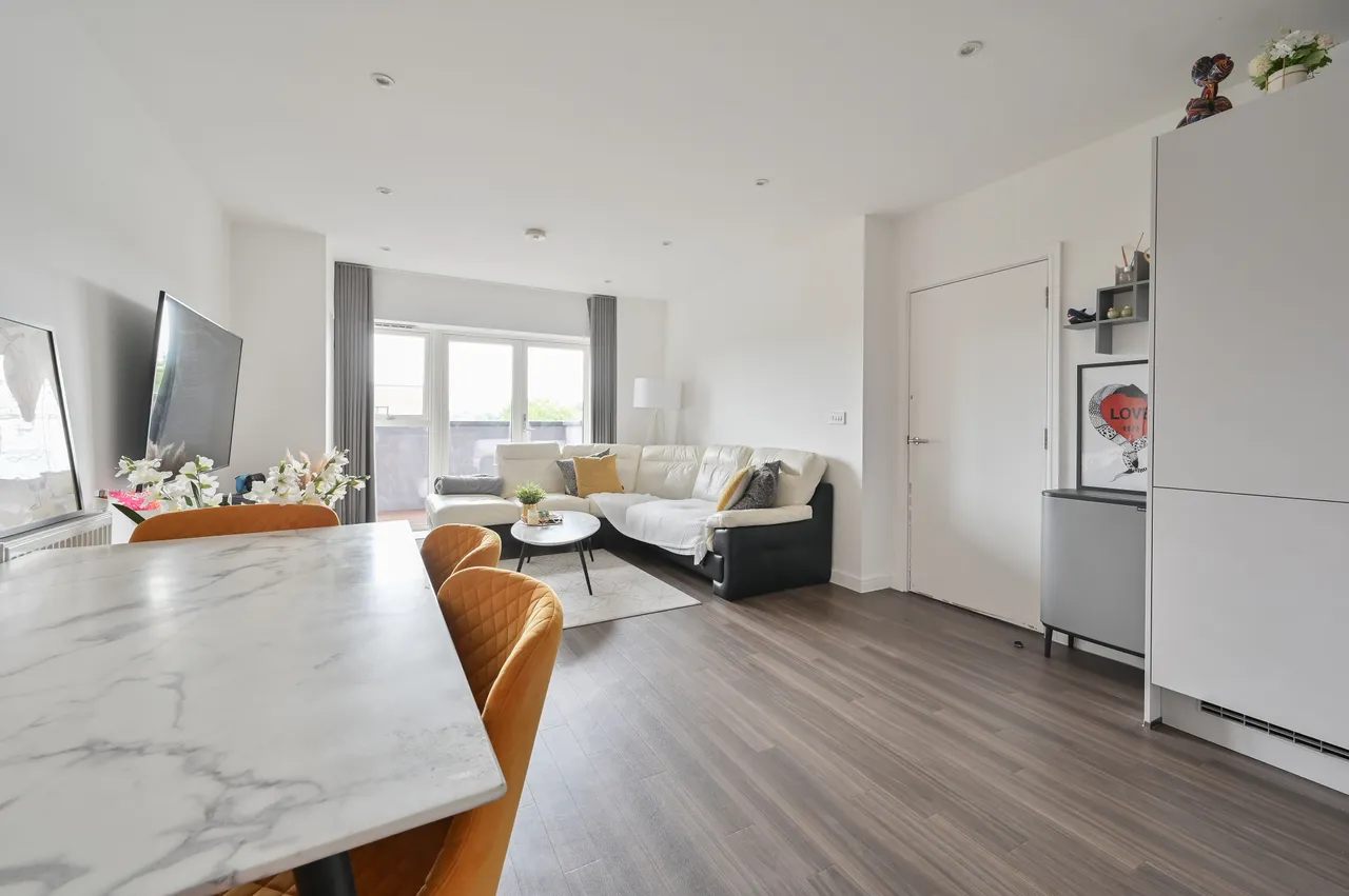 South Oxhey, WD19, photo 6