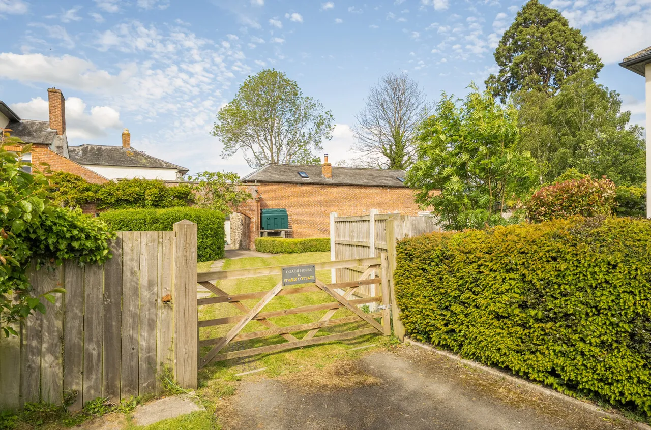 The Coach House Cottage, Llandyssil, photo 31