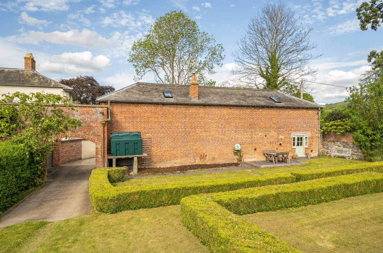 The Coach House Cottage, Llandyssil, photo 32