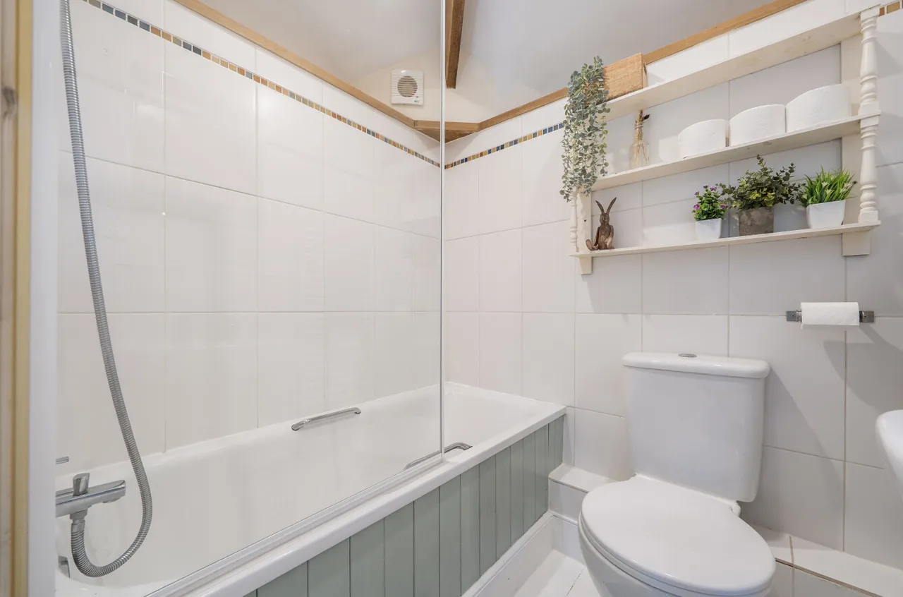 The Coach House Cottage, Llandyssil, photo 23