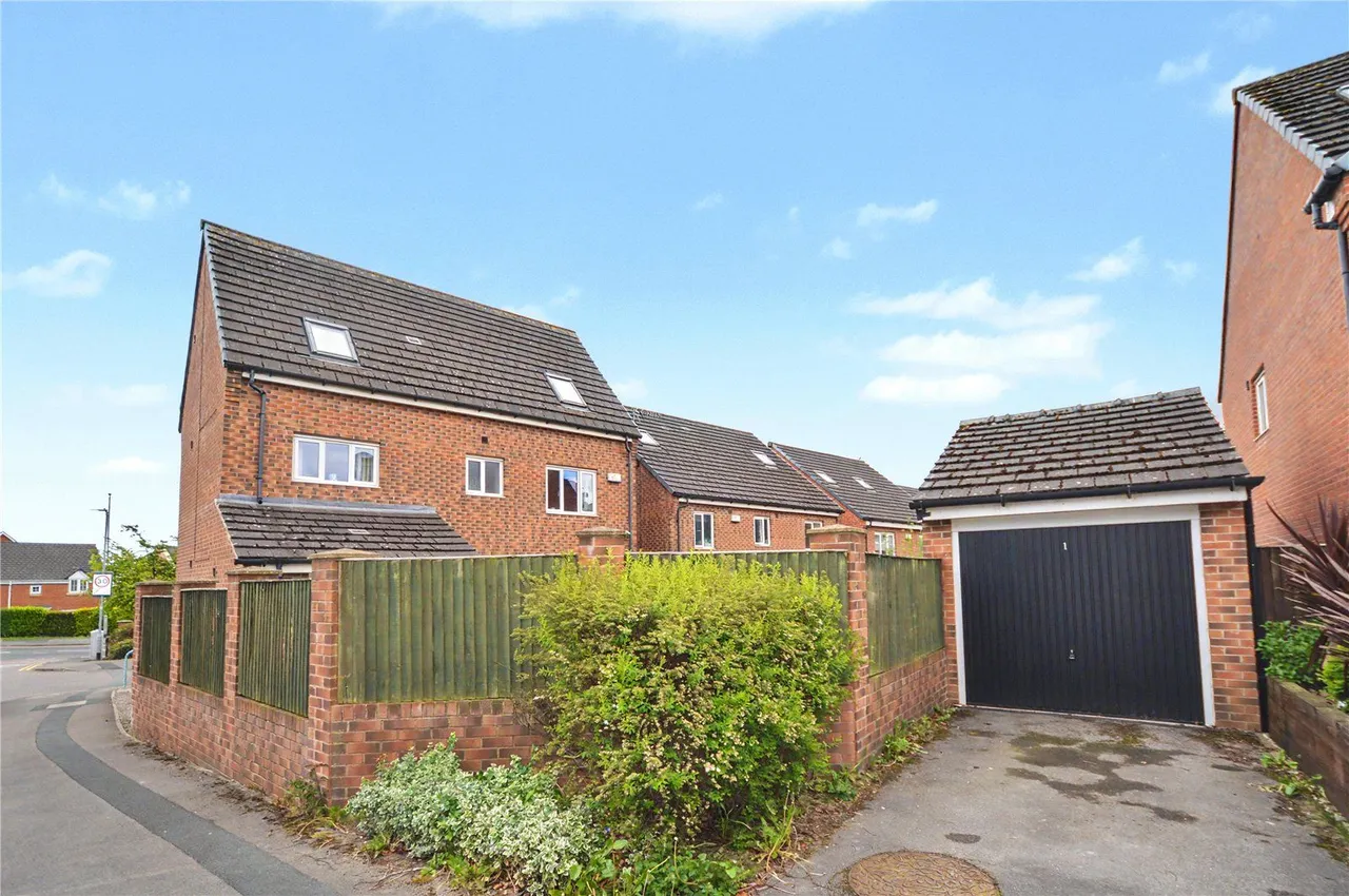 Waggon Road, Middleton, LS10, photo 14