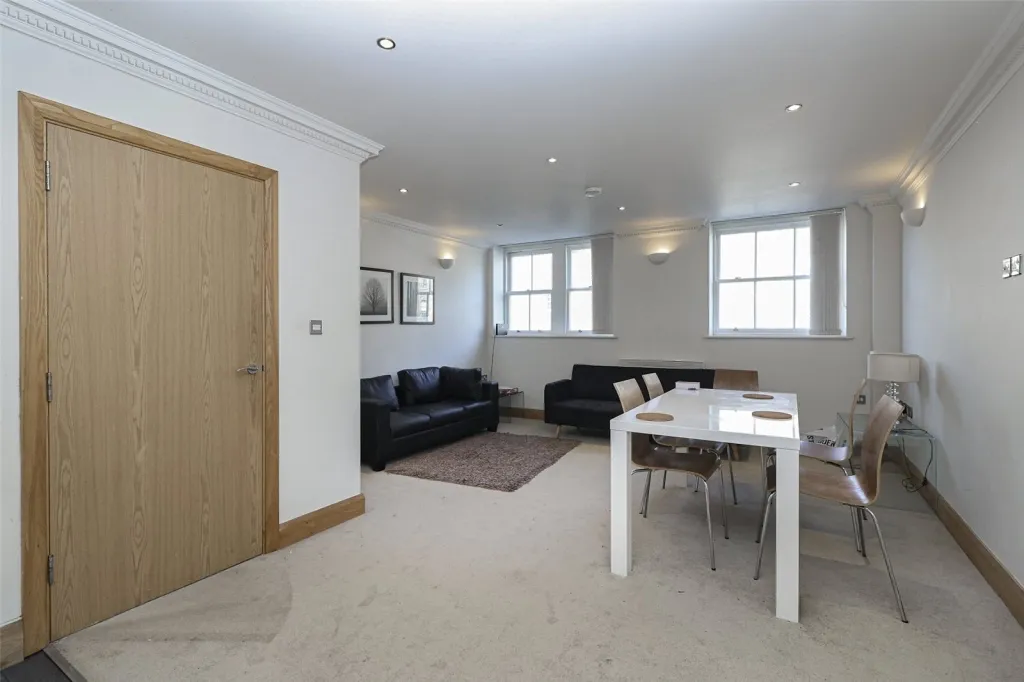 School Mews, Wapping, E1, photo 2