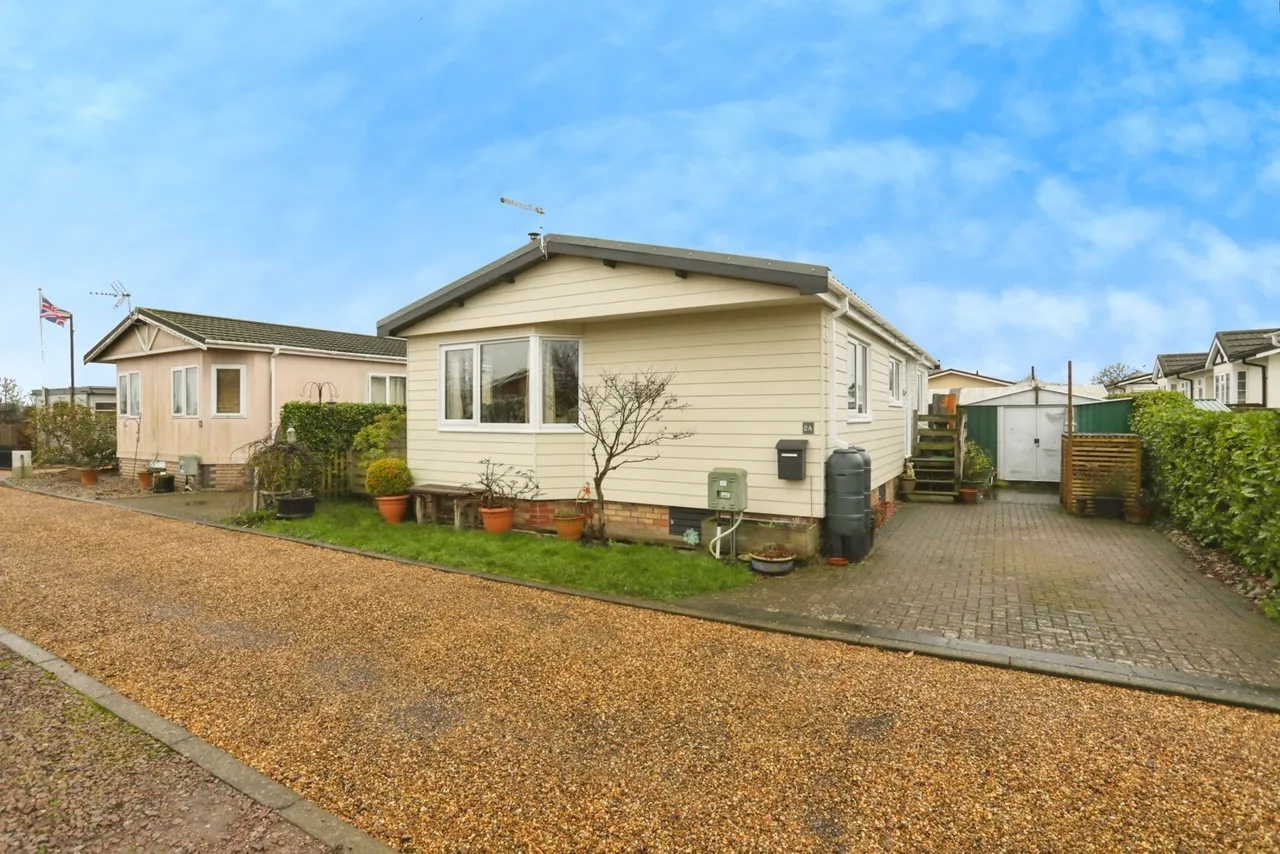 2 bed mobile home for sale — Debenham Corner, Wetheringsett, Stowmarket, Suffolk, IP14