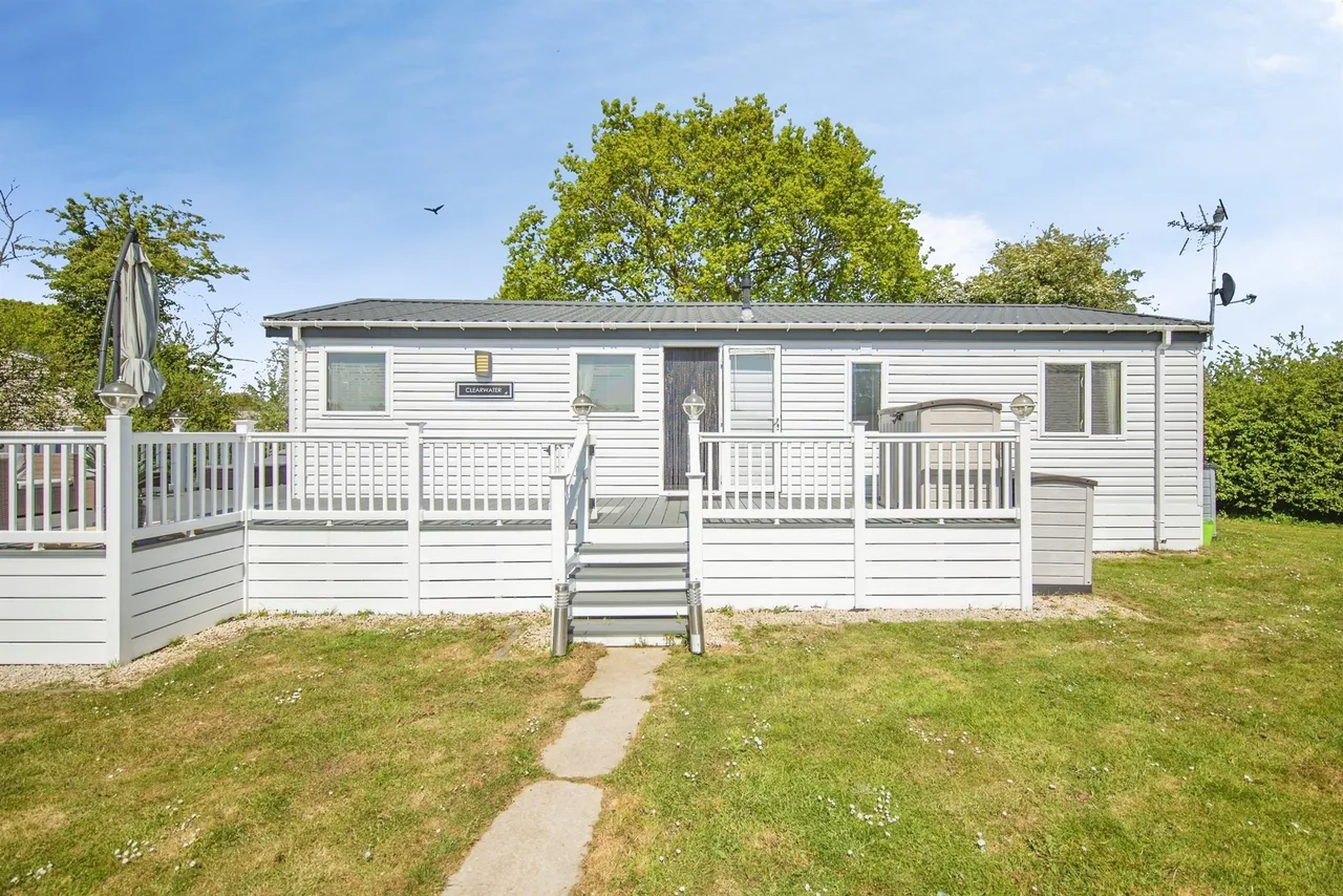 London Road, Little Clacton, CO16, photo 18