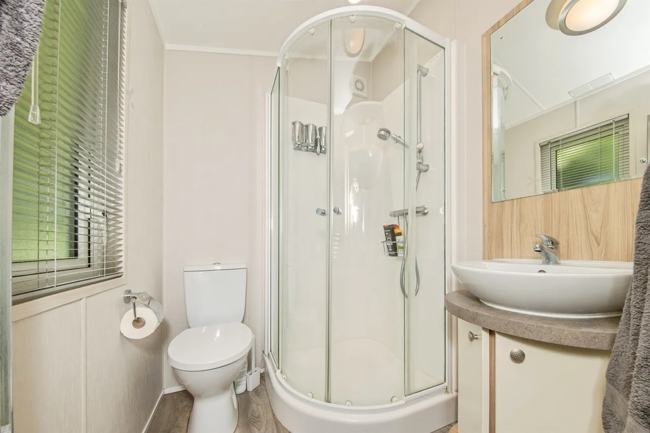 London Road, Little Clacton, CO16, photo 11