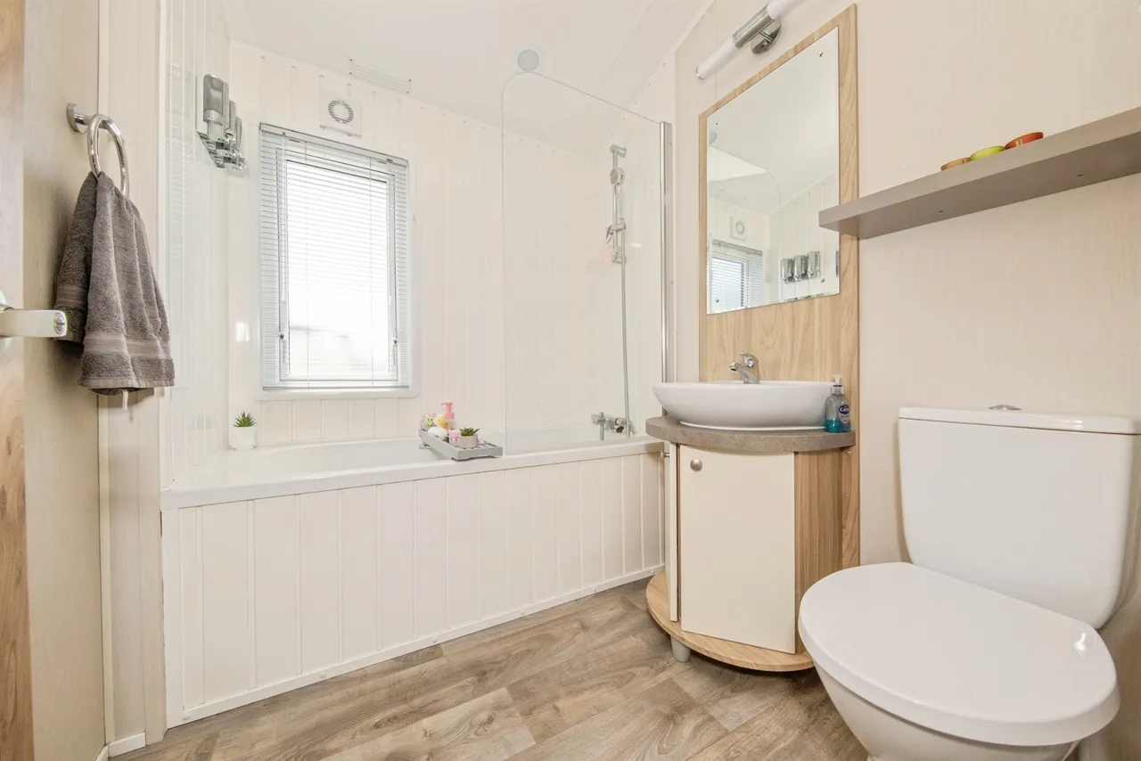 London Road, Little Clacton, CO16, photo 12