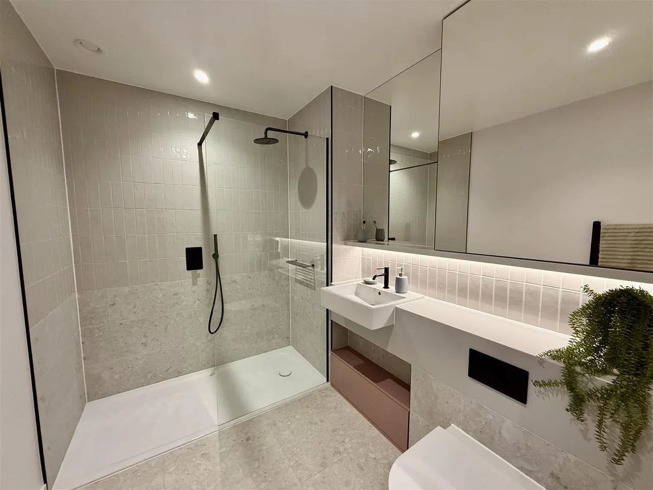 Parkview Avenue, London, NW2, photo 7